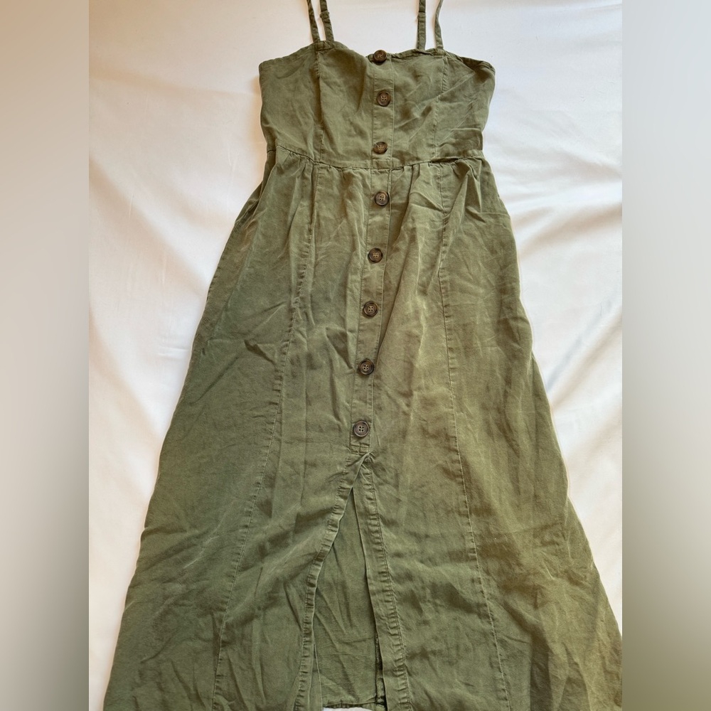 Love Tree Sage Green Midi Dress with Button Detail